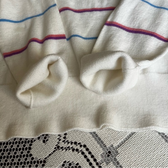 Banana Republic Light Weight Striped White Sweater size small - Picture 3 of 5